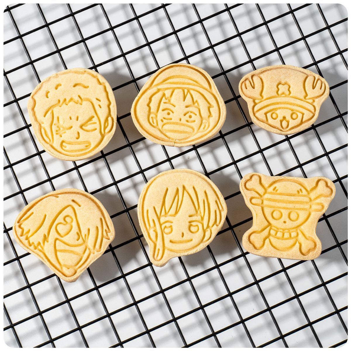 مجموعة قوالب تقطيع البسكويت من - مراجعة Baking Kitchen Set وسعره
